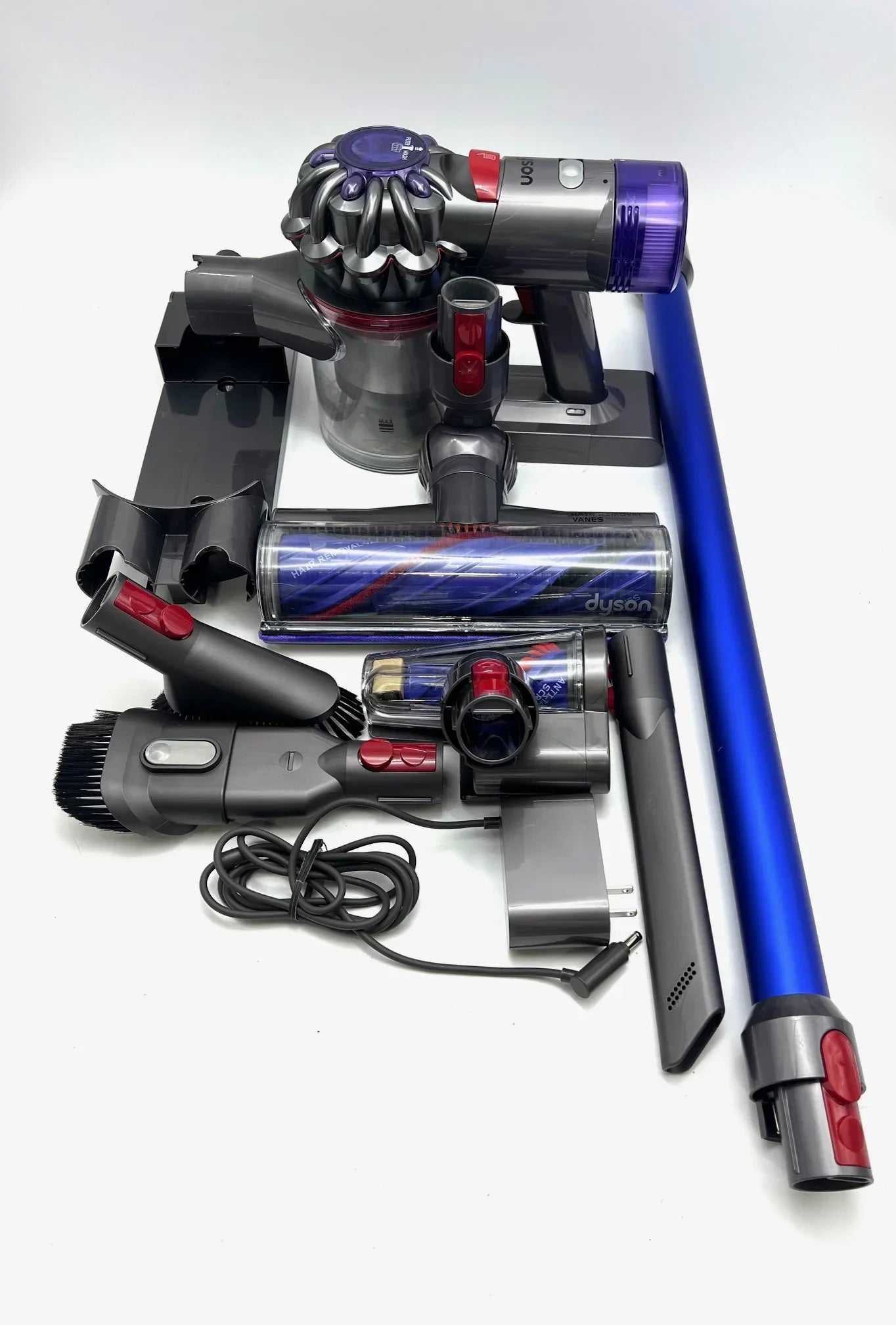 Open Box Dyson V8 Origin Extra Cordless Vacuum Cleaner 393848-67-02 - NICKLE BLUE