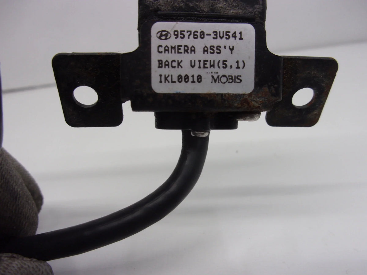 Pre-Owned 2012-2017 Hyundai Azera Rear View Backup Camera ID 95760-3V541 OEM (Good)